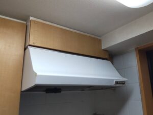大阪のキッチン取付け隊　マンションのレンジフードリフォーム術　